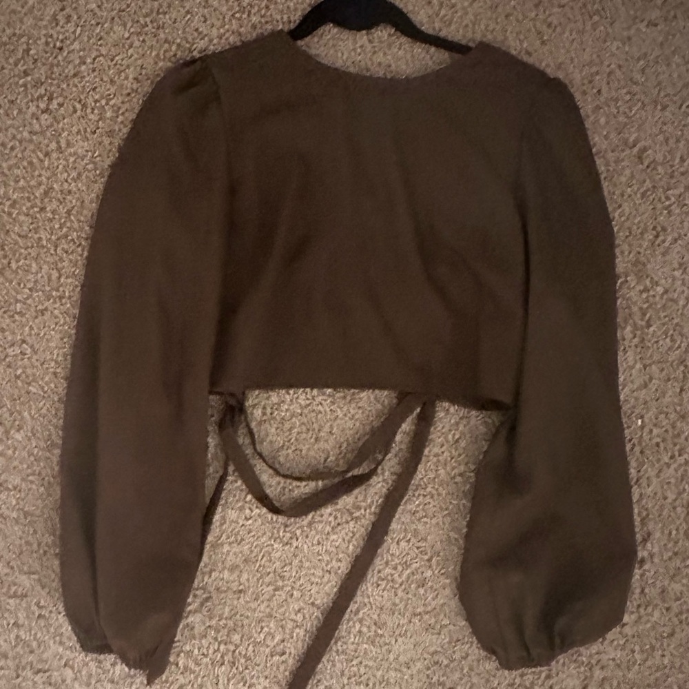 Boutique crop linen backless top